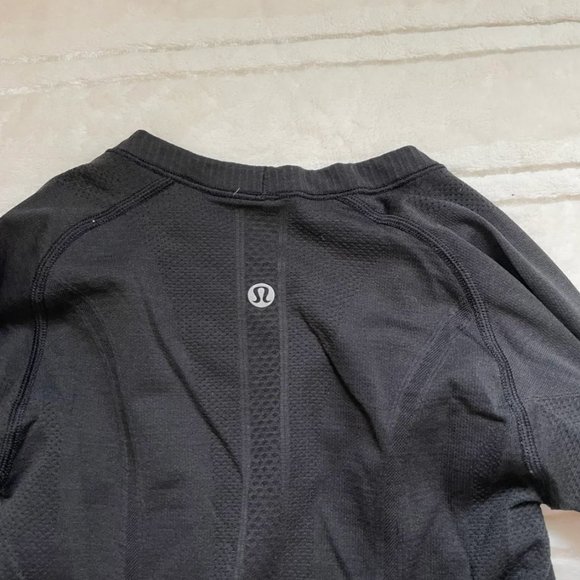 lululemon black swiftly 2.0 long sleeve regular length - Picture 3 of 5